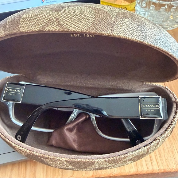 Coach Delphine Black Sunglasses Signature C Case & Coach Signature Cloth EUC main image 11